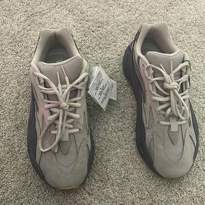 NEVER WORN